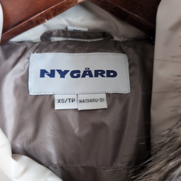 NWOT Nygard Women's 3/4 Metallic Taupe Puffer Jacket w/ Faux Fur Trim Hood, XS - Picture 6 of 12